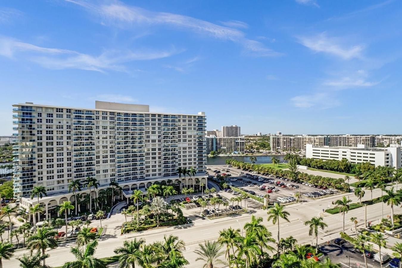 2Bd Condo Christmas Retreat Pool Beachside Hollywood Exterior photo